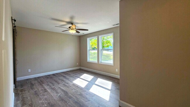 Building Photo - Lovely Newer Home