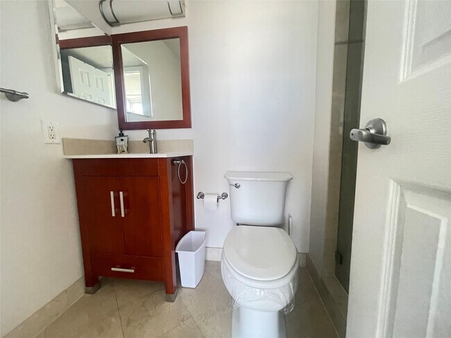 Building Photo - 531 N Ocean Blvd