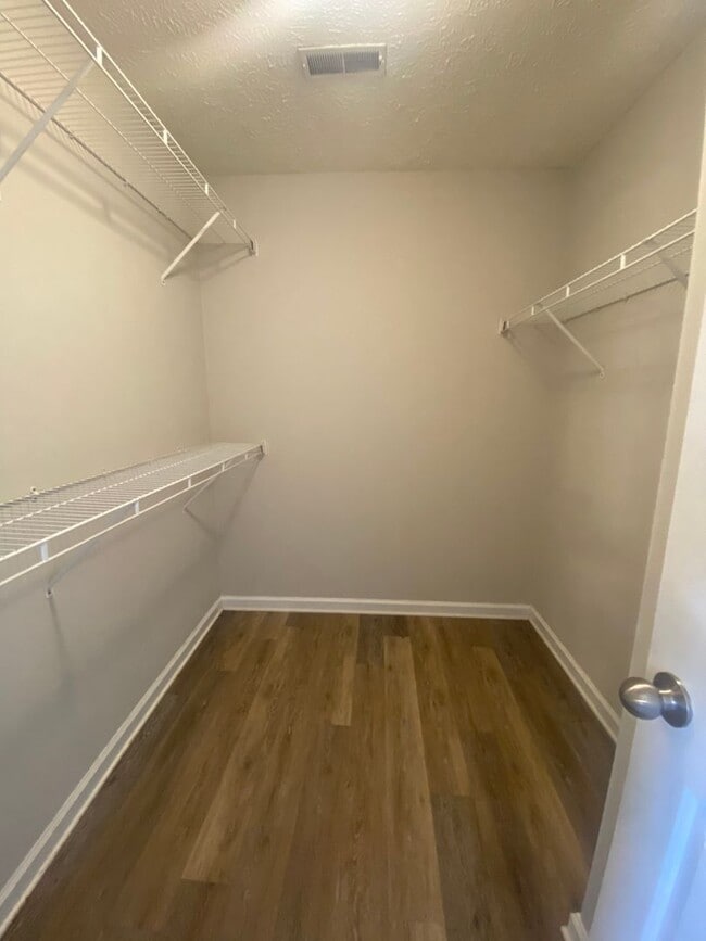 Building Photo - Charming, Renovated Open Floor Plan Home | 3 BR, 2 BA, 1 Car Garage