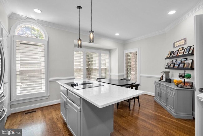 Building Photo - 1532 Hampton Hill Cir