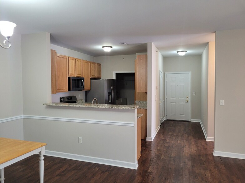 Building Photo - 9809 Hyde Glen Ct