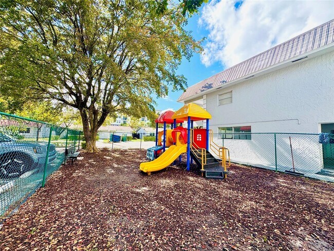 Building Photo - 17255 SW 95th Ave