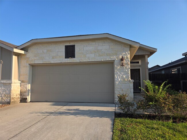 Primary Photo - 9740 Grosbeak Ln