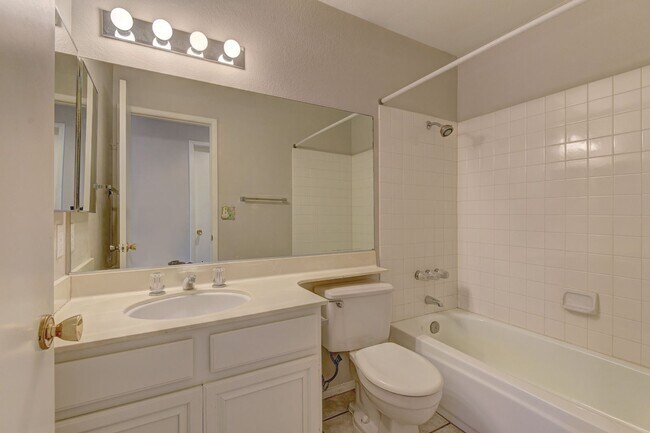 Building Photo - 356 Amalfi St