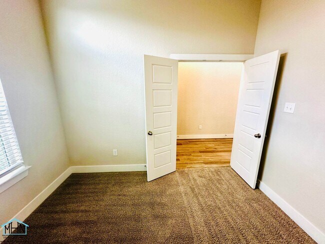 Building Photo - Welcome Home to Modern Elegance in Copper Branch!