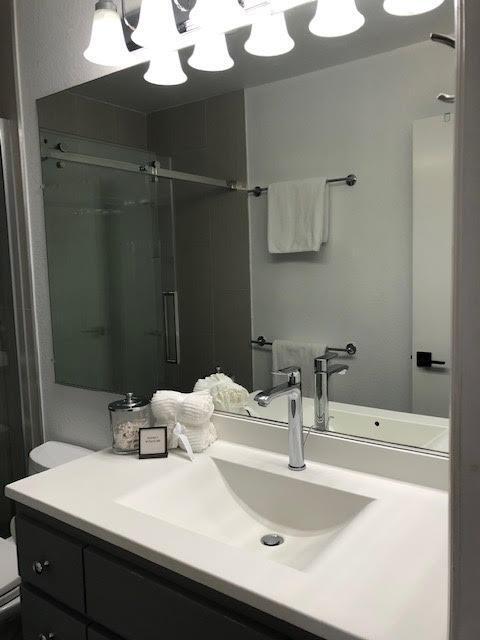 Building Photo - 711 Port Walk Pl