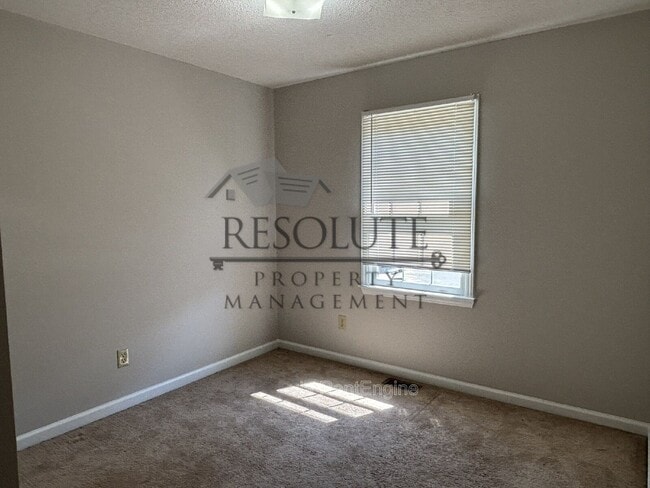 Building Photo - 817 Dalewood Dr