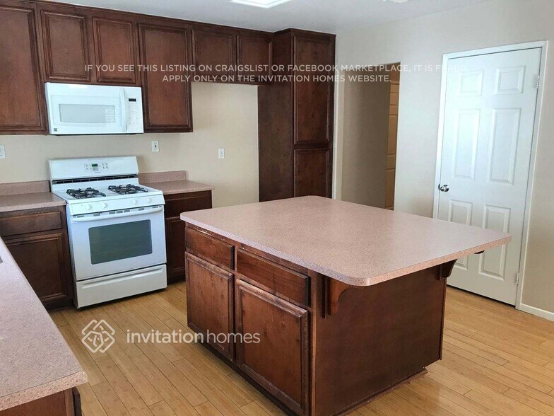 Building Photo - 1514 Evergreen Ave