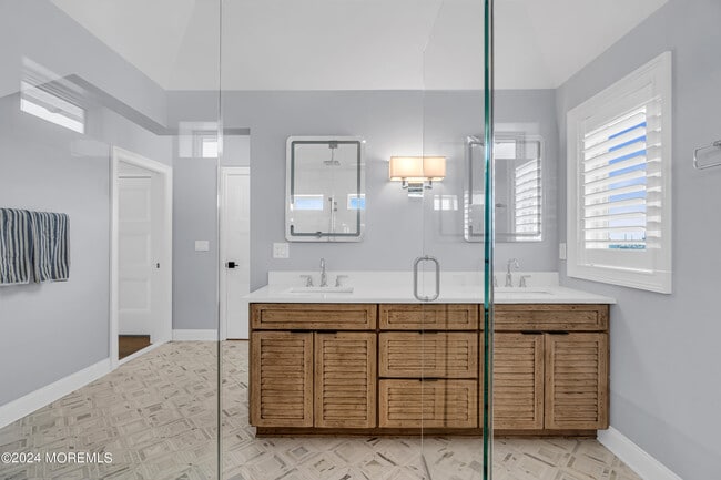 Building Photo - 3574 Ocean Terrace