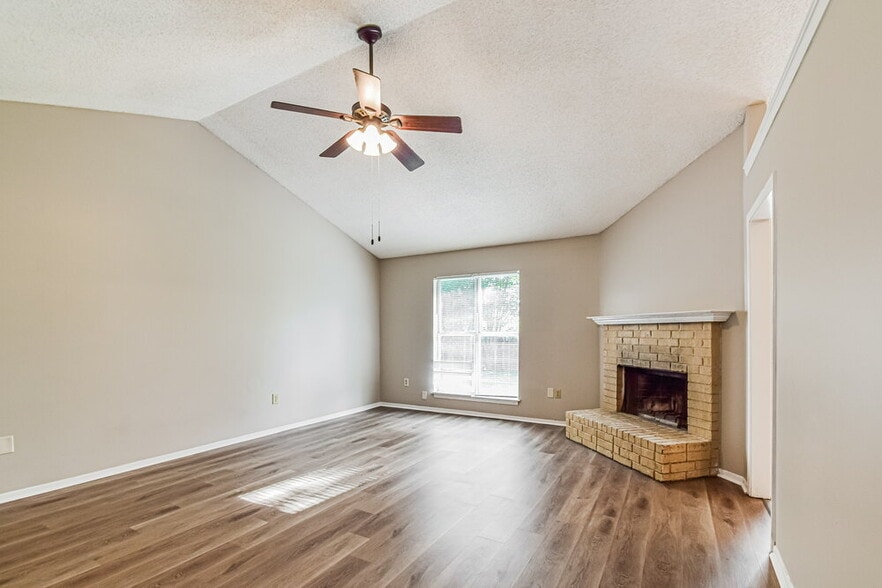 Building Photo - 7171 Dunbarton Dr