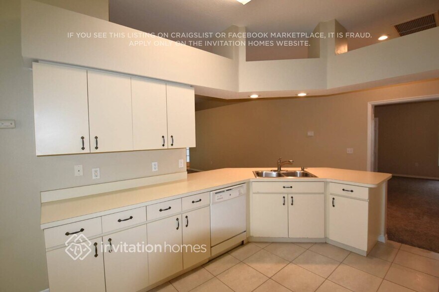 Building Photo - 30042 Morningmist Dr