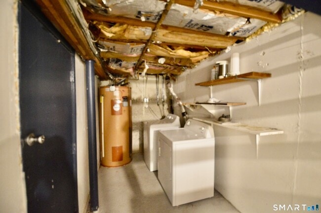 Building Photo - 136 Forest Rd