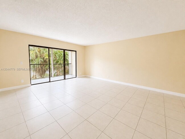 Building Photo - 405 Lakeview Dr