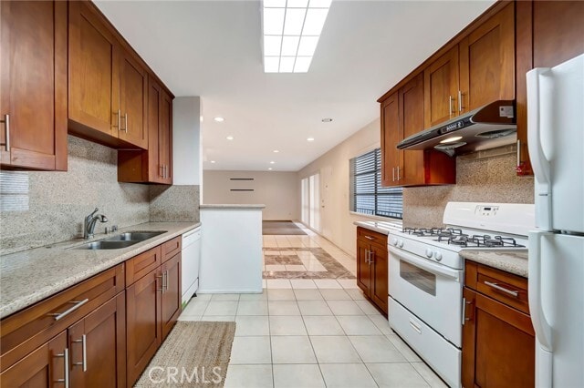 Building Photo - 5315 Zelzah Ave