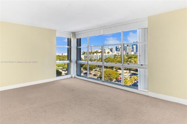 Building Photo - 145 SE 25th Rd