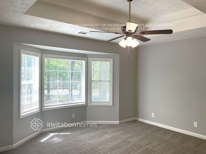 Building Photo - 585 Elvina Ct