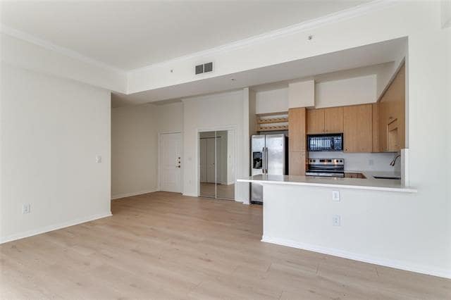 Building Photo - 3225 Turtle Creek Blvd