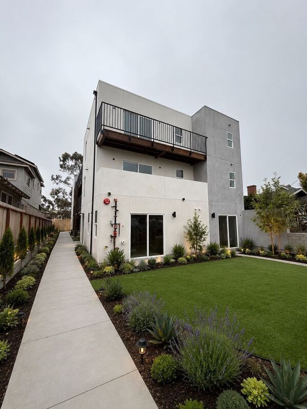 Building Photo - 1259 Lincoln Ave