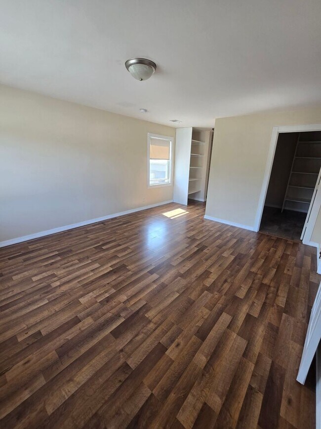 Building Photo - 3334 Michigan St