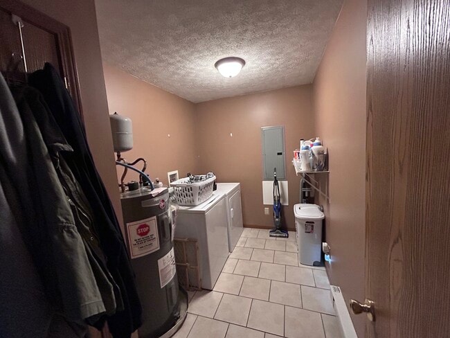 Building Photo - 205 Ohio Ave W