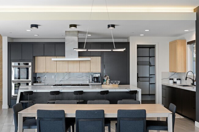 Building Photo - 2240 Sky Pointe Ridge Dr