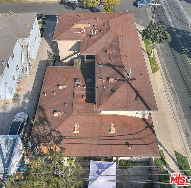 Building Photo - 3701 Coliseum St