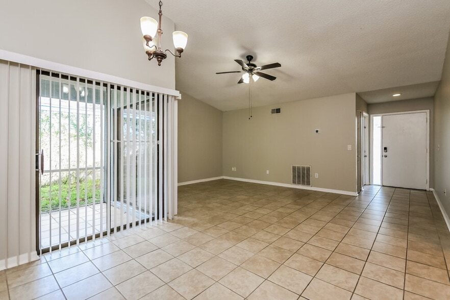 Building Photo - 11389 Darlington Dr