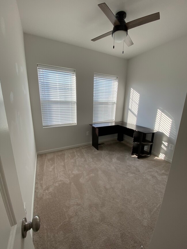 Building Photo - 217 Crofton Ct