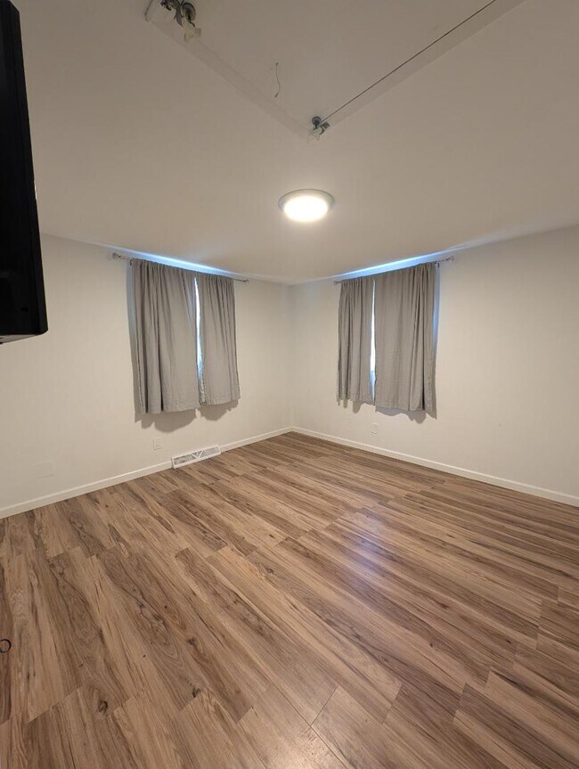 Building Photo - 801 Joliet Ct