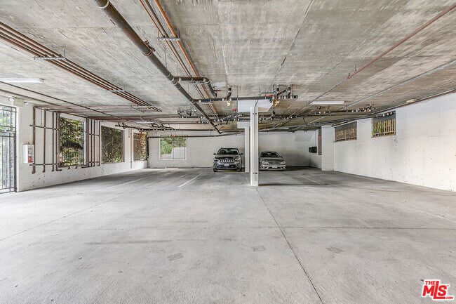 Building Photo - 11504 Moorpark St