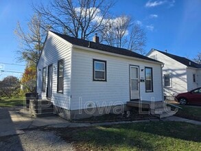 Building Photo - 1754 Locke Ave