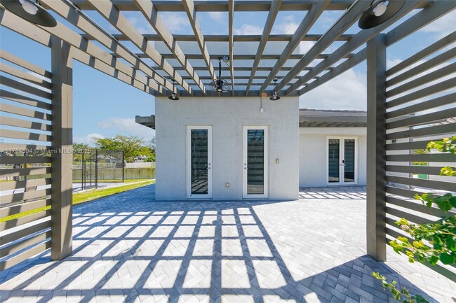 Building Photo - 3401 SW 141st Ave