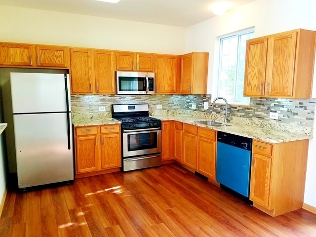 Building Photo - 255 Evergreen Cir