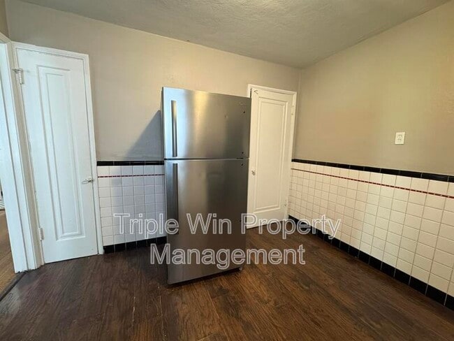Building Photo - 6905 Woodrow Ave
