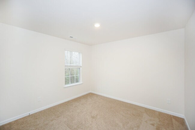 Building Photo - 538 King Clover Ln