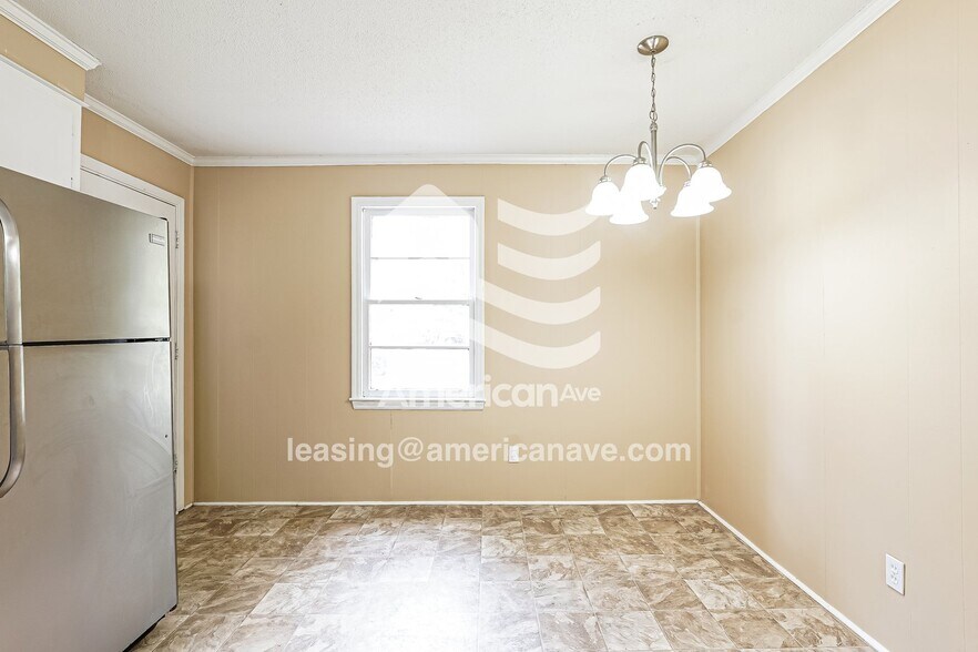 Building Photo - 144 Charmont Dr