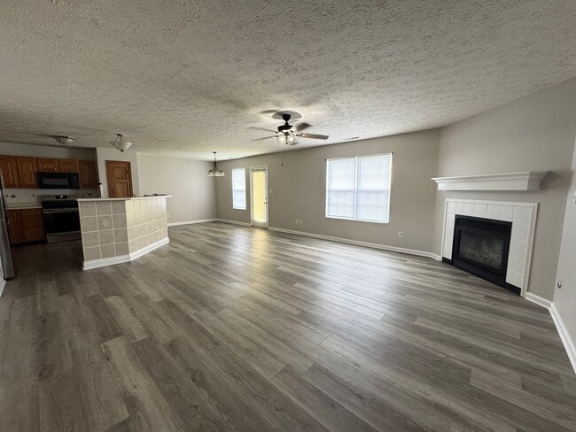 Building Photo - 684 Hummingbird Ln