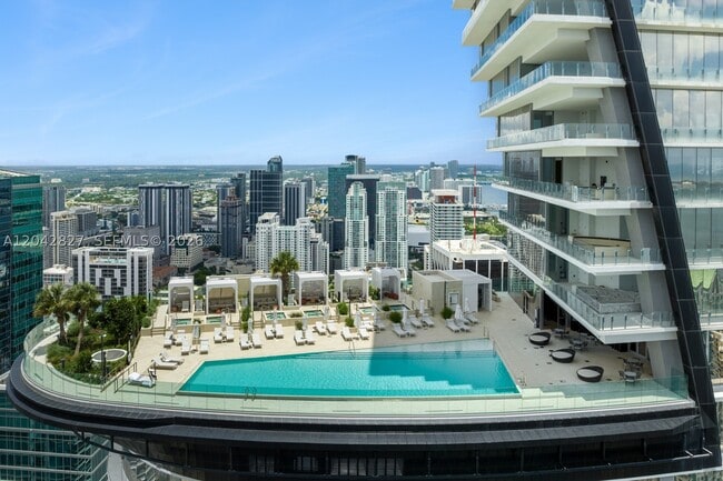 Building Photo - 300 Biscayne Blvd