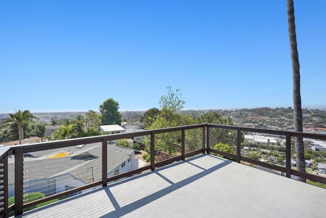 Building Photo - 2440 Dunstan St