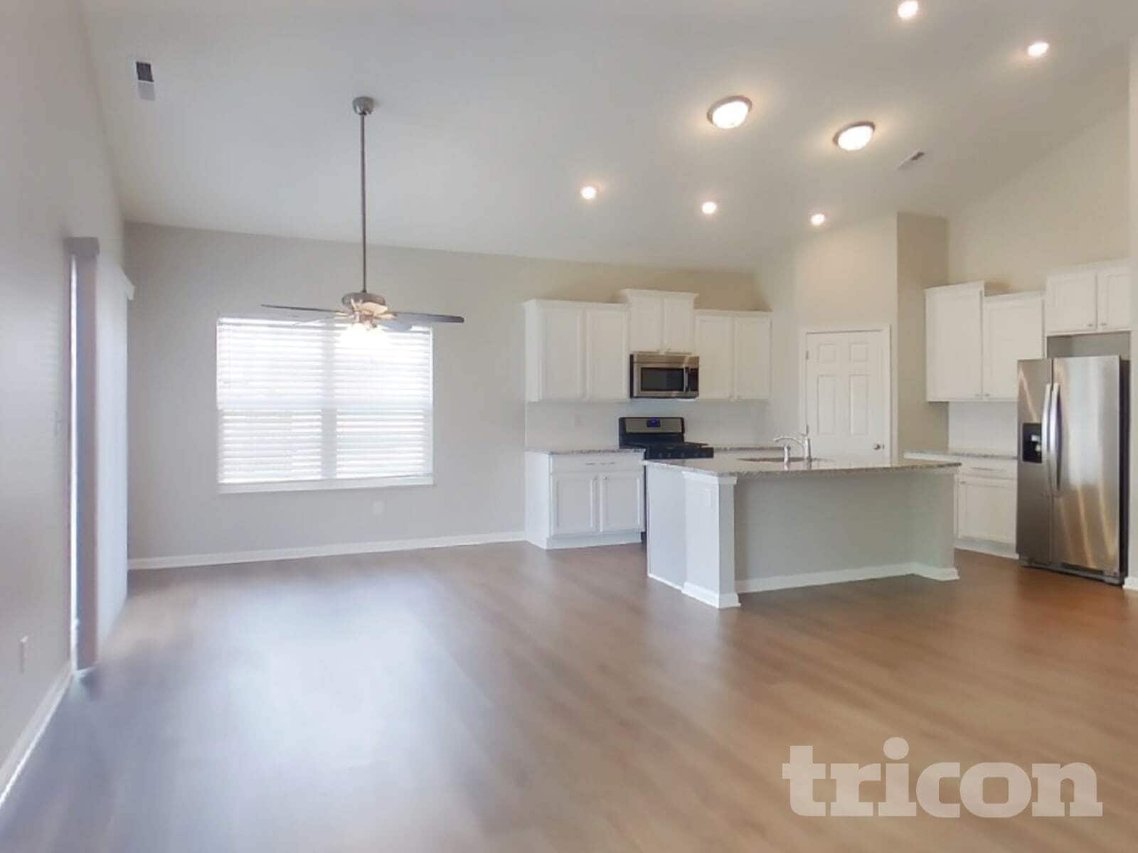 Building Photo - 6646 Laurelwood Dr