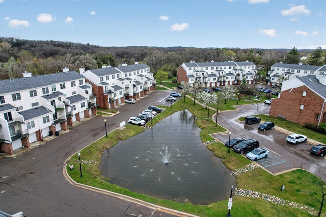 Building Photo - 1930 Lindsay Ln