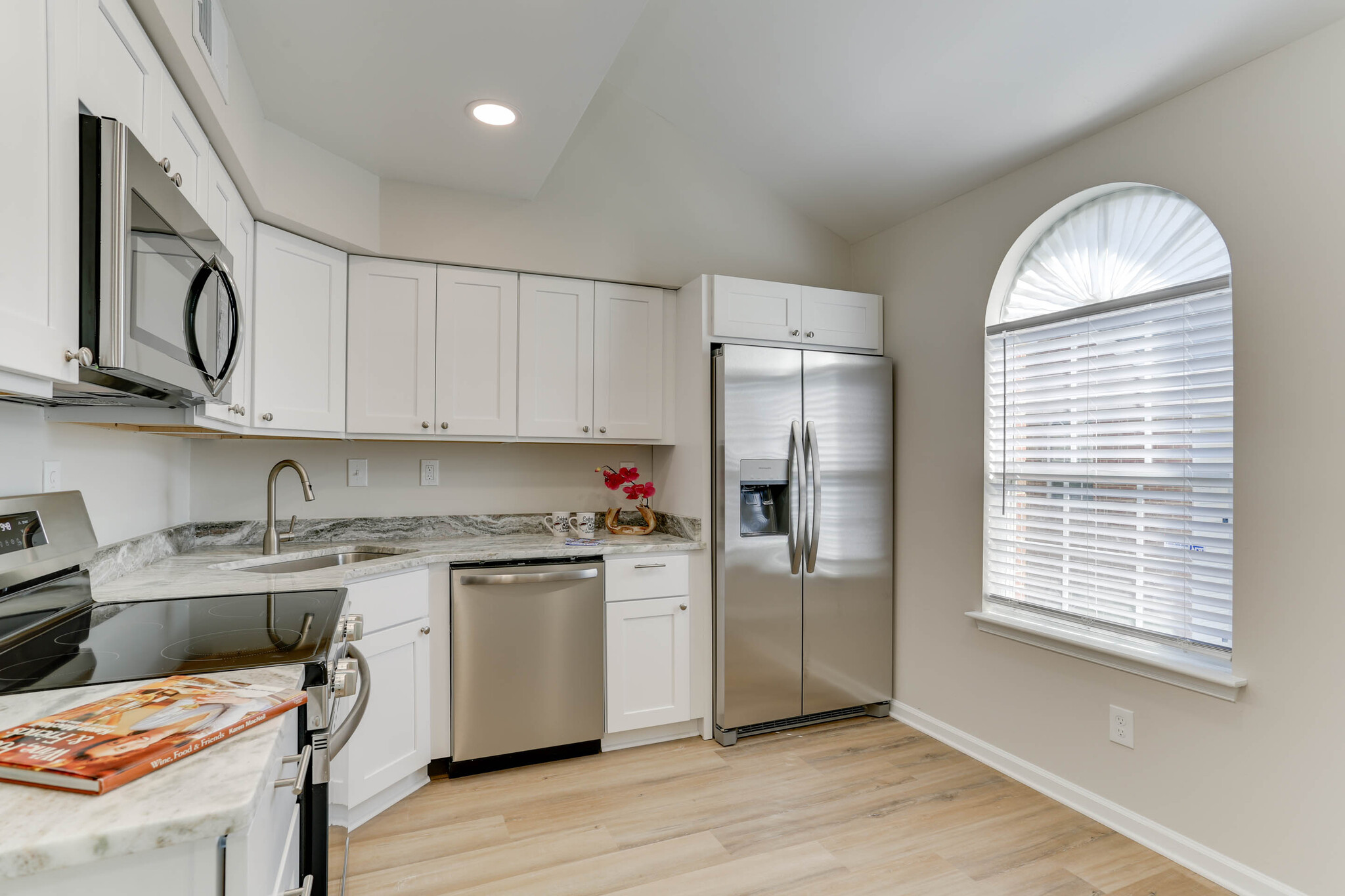 Open Kitchen - 1553 Penrose Arch