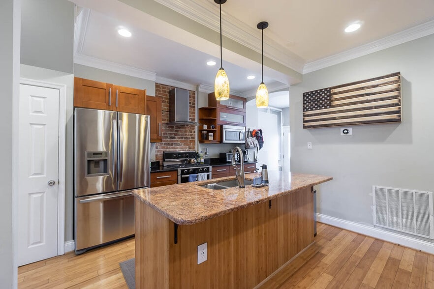 Building Photo - 503 Columbia Rd NW