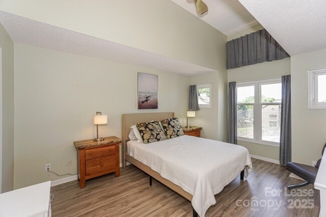 Building Photo - 642 Portside Dr