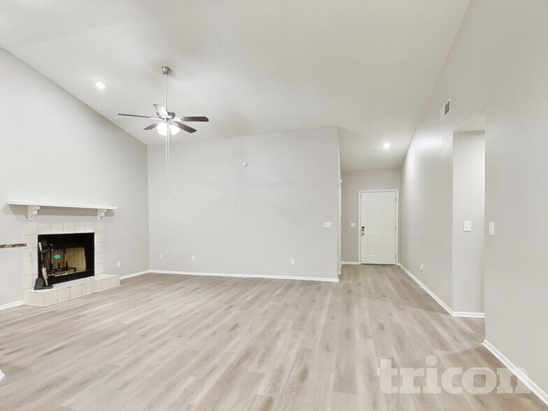 Building Photo - 4624 S Country Hills Ct