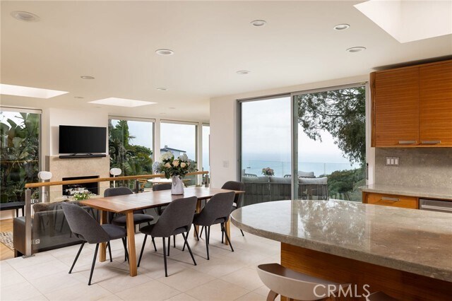Building Photo - 865 Balboa Ave