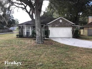 Building Photo - 1575 Pine Ct