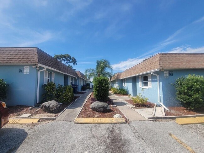 Building Photo - 5709 Silver Spur Dr