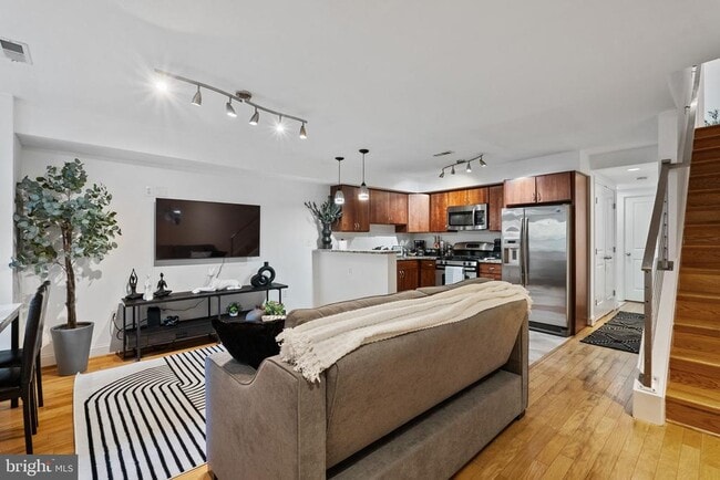 Building Photo - 18 N St NW