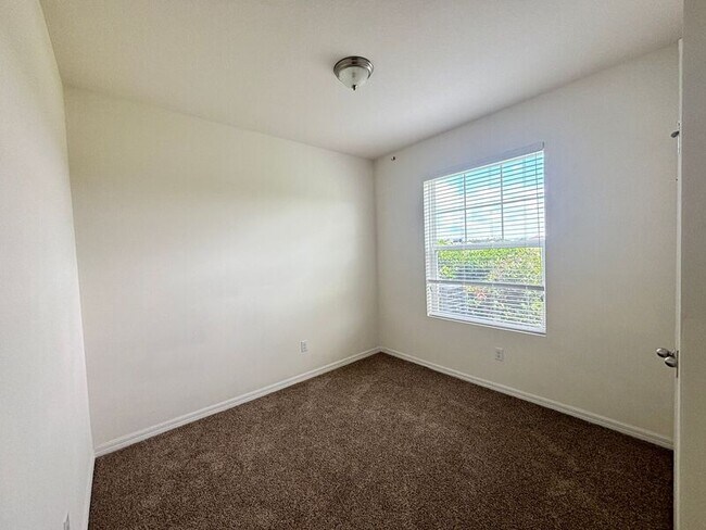 Building Photo - 10126 Celtic Ash Dr